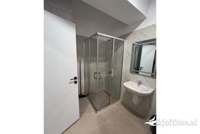 Shtepi ne shitje Apartament ne Tirane, 2+1, Mobilimi E mobiluar, Pagesa 157,000  Euro.