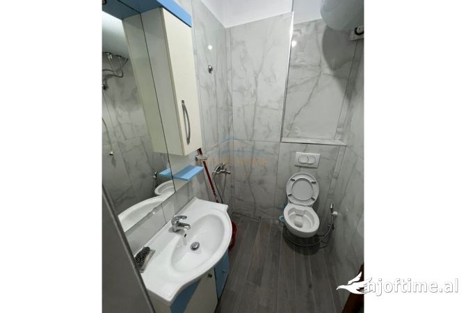 Shtepi me qera Apartament ne Tirane, Garsoniere, Mobilimi E mobiluar, Pagesa 450  Euro.