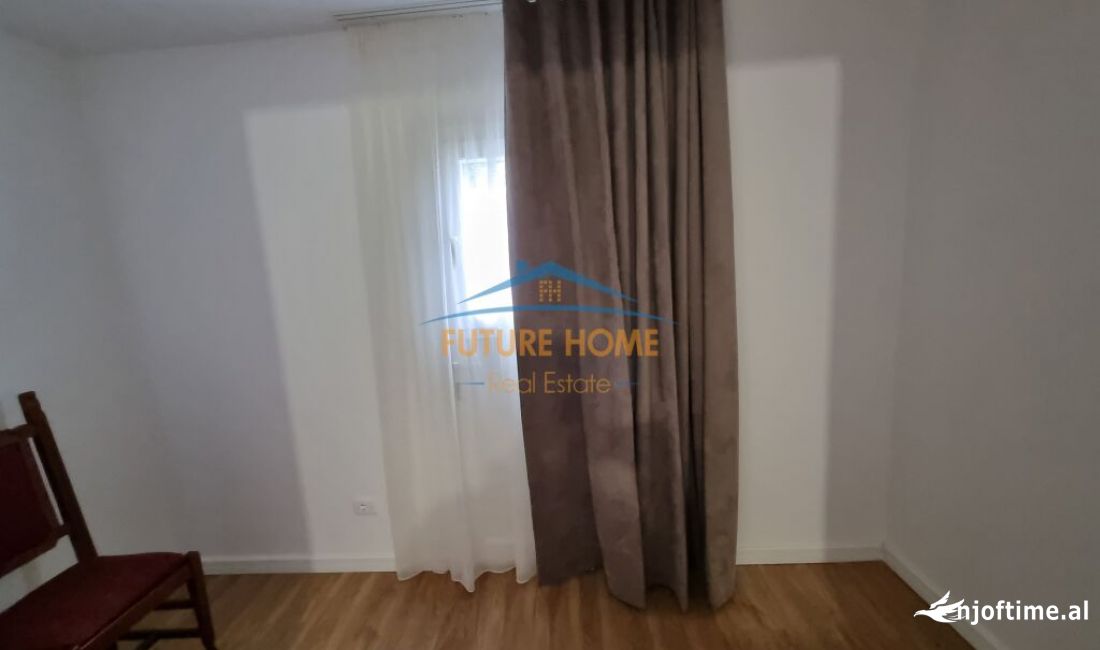 Shtepi ne shitje Apartament ne Tirane, 2+1, Mobilimi E mobiluar, Pagesa 237,000  Euro.