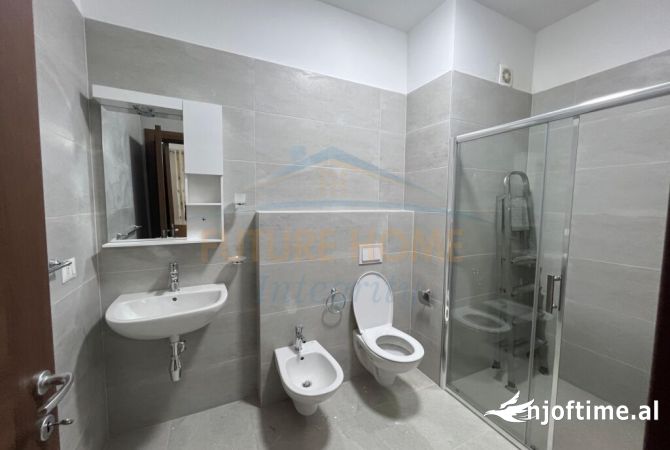 Shtepi me qera Apartament ne Tirane, 2+1, Mobilimi E mobiluar, Pagesa 800  Euro.