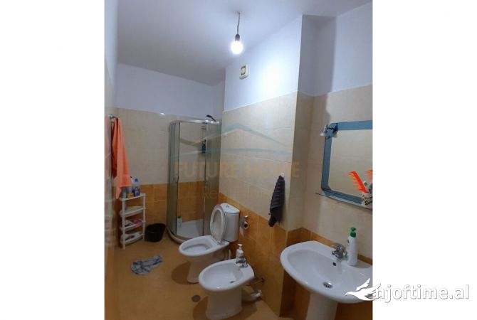 Shtepi ne shitje Apartament ne Tirane, 1+1, Mobilimi E mobiluar, Pagesa 79,000  Euro.