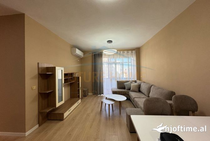 Shtepi ne shitje Apartament ne Tirane, 2+1, Mobilimi E mobiluar, Pagesa 135,000  Euro.