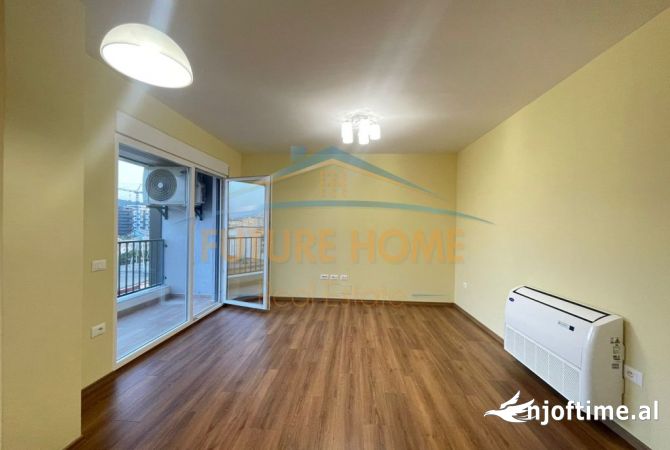 Qera, Ambient Zyrash +Post Parkimi, 21 Dhjetori, Tirane.