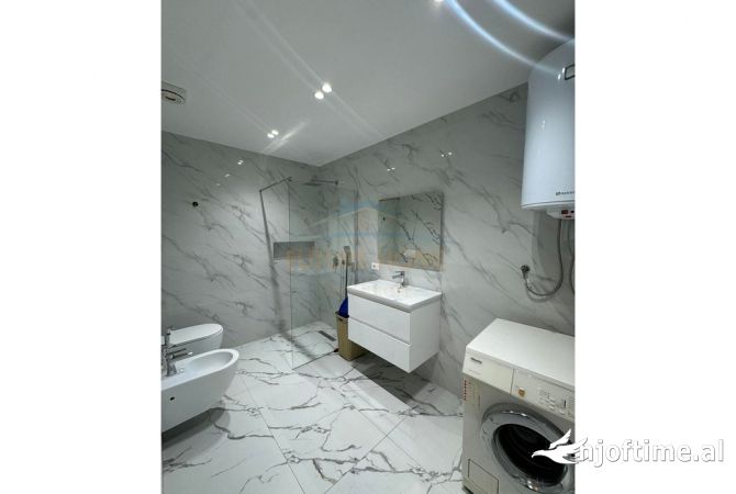 Shtepi me qera Apartament ne Tirane, 2+1, Mobilimi E mobiluar, Pagesa 800  Euro.