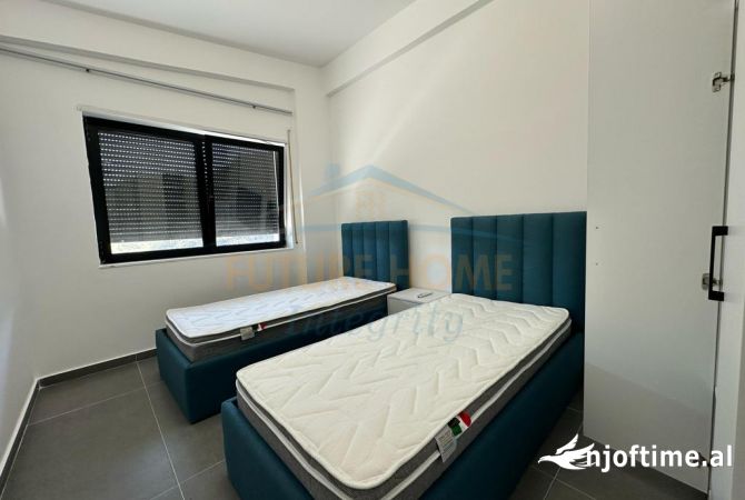 Shtepi me qera Duplex(shtepi me 2 kate) ne Tirane, 3+1, Mobilimi E mobiluar, Pagesa 1,000  Euro.