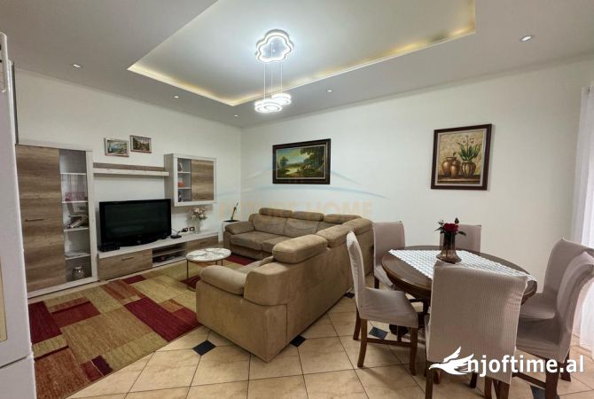 Shtepi ne shitje Apartament ne Tirane, 2+1, Mobilimi E mobiluar, Pagesa 170,000  Euro.