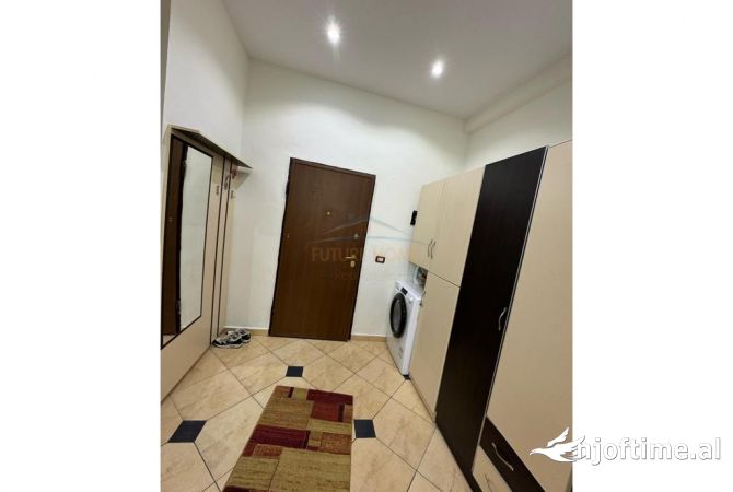 Shtepi ne shitje Apartament ne Tirane, 2+1, Mobilimi E mobiluar, Pagesa 170,000  Euro.