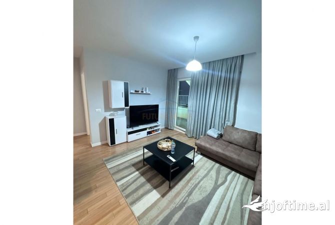 Shtepi ne shitje Apartament ne Tirane, 2+1, Mobilimi E mobiluar, Pagesa 140,000  Euro.