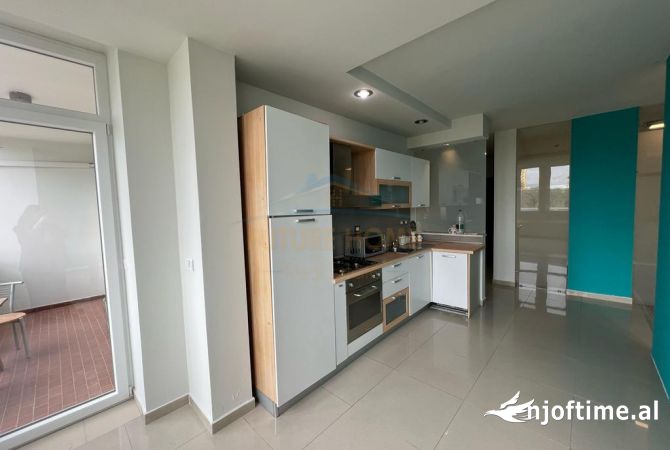 Ambient biznesi me qera 3+1 ne Tirane - 1,200 Euro