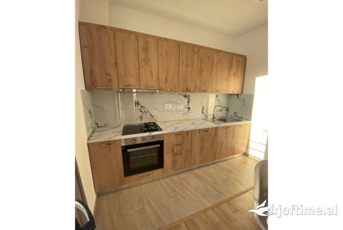 Shtepi me qera Apartament ne Tirane, 2+1, Mobilimi E mobiluar, Pagesa 450  Euro.