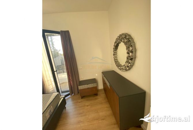 Shtepi me qera Apartament ne Tirane, 2+1, Mobilimi E mobiluar, Pagesa 450  Euro.