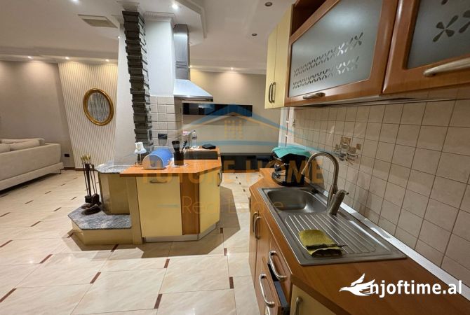 Shtepi me qera Apartament ne Tirane, 2+1, Mobilimi E mobiluar, Pagesa 1,000  Euro.