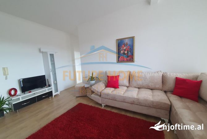 Shtepi ne shitje Apartament ne Tirane, 2+1, Mobilimi E mobiluar, Pagesa 125,000  Euro.