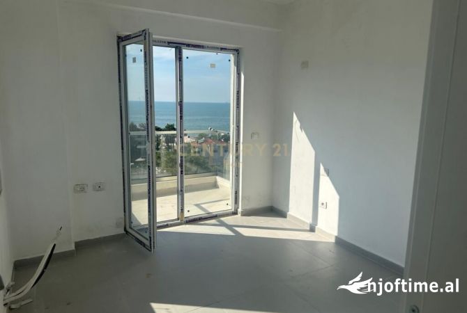 Shtepi ne shitje Apartament ne Durres, 1+1, Mobilimi Bosh, pa mobiluar, Pagesa 125,000  Euro.