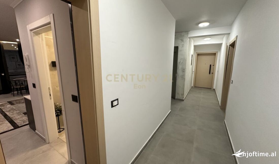 Shtepi ne shitje Apartament ne Durres, Garsoniere, Mobilimi E mobiluar, Pagesa 135,000  Euro.