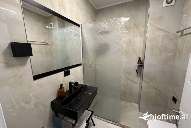 Shtepi ne shitje Apartament ne Durres, Garsoniere, Mobilimi E mobiluar, Pagesa 135,000  Euro.