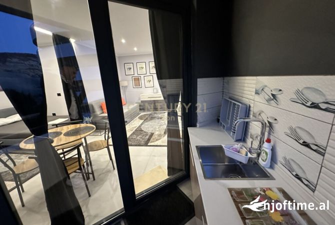 Shtepi ne shitje Apartament ne Durres, Garsoniere, Mobilimi E mobiluar, Pagesa 135,000  Euro.