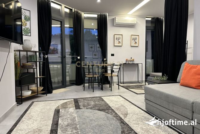 Shtepi ne shitje Apartament ne Durres, Garsoniere, Mobilimi E mobiluar, Pagesa 135,000  Euro.