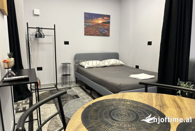 Shtepi ne shitje Apartament ne Durres, Garsoniere, Mobilimi E mobiluar, Pagesa 135,000  Euro.