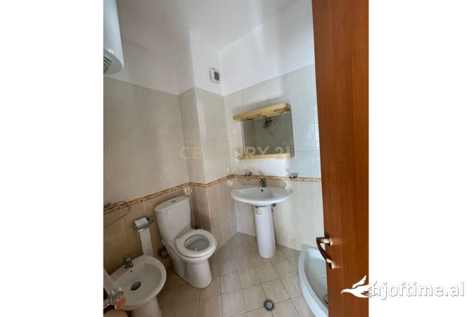 Shtepi ne shitje Apartament ne Durres, 2+1, Mobilimi E mobiluar, Pagesa 195,000  Euro.