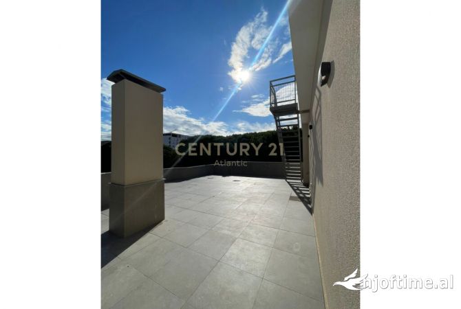 Shtepi ne shitje Apartament ne Durres, 2+1, Mobilimi E mobiluar, Pagesa 195,000  Euro.