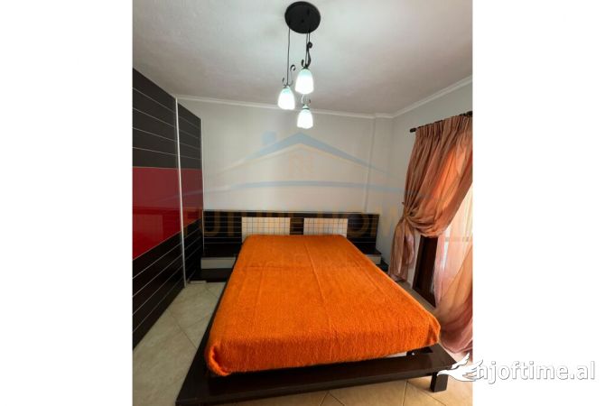 Shtepi me qera 2+1 ne Tirane - 650 Euro