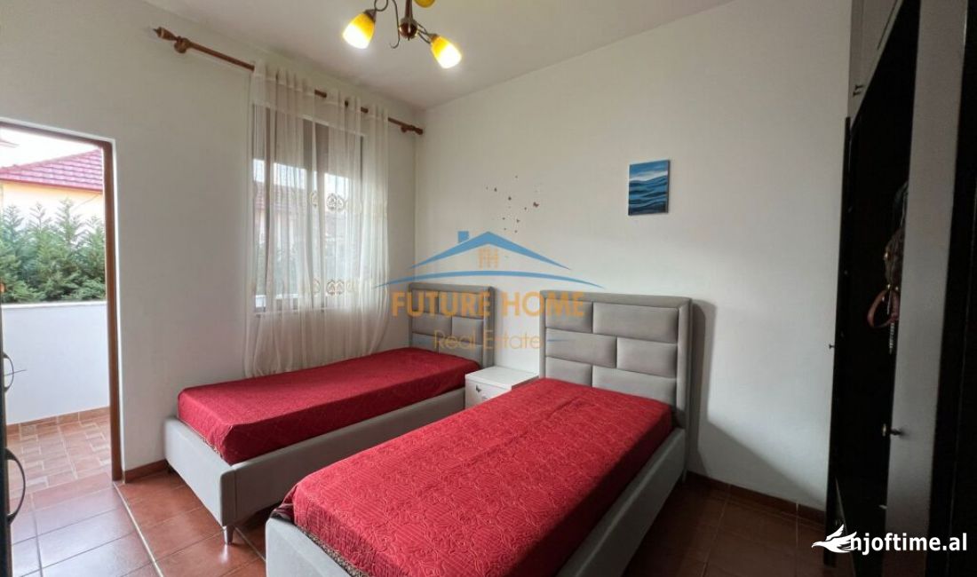 Shtepi ne shitje Apartament ne Tirane, 2+1, Mobilimi E mobiluar, Pagesa 73,000  Euro.