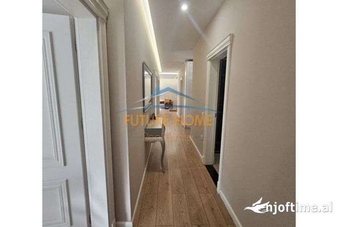 Shtepi me qera 4+1 ne Tirane - 1,300 Euro