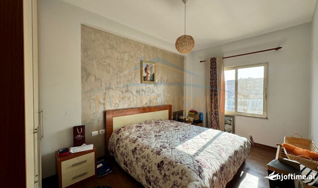 Shtepi ne shitje Apartament ne Tirane, 2+1, Mobilimi E mobiluar, Pagesa 130,000  Euro.