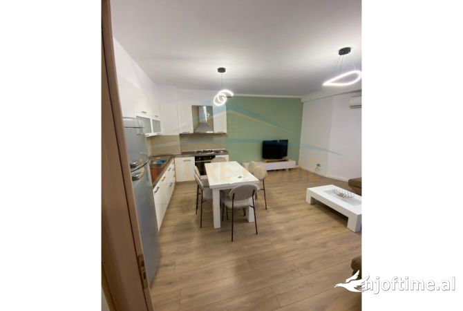 Shtepi me qera 2+1 ne Tirane - 550 Euro