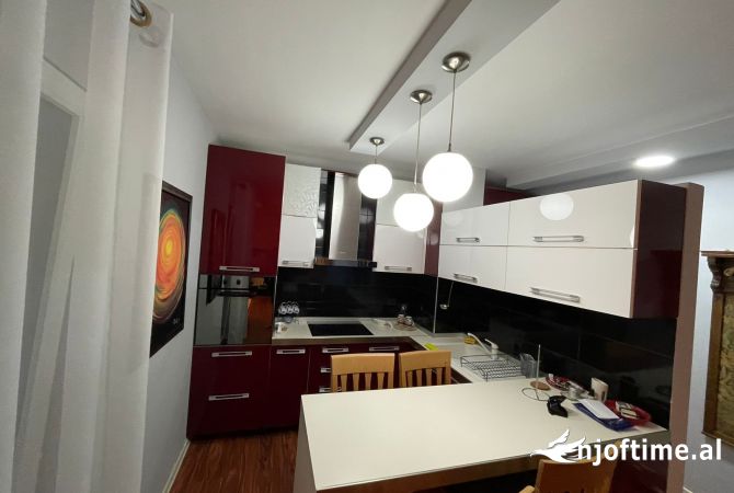 Shtepi me qera 2+1 ne Tirane - 580 Euro