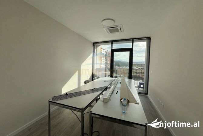 Shtepi me qera 2+1 ne Tirane - 1,300 Euro