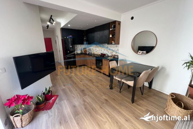 Shtepi ne shitje 2+1 ne Tirane - 180,000 Euro