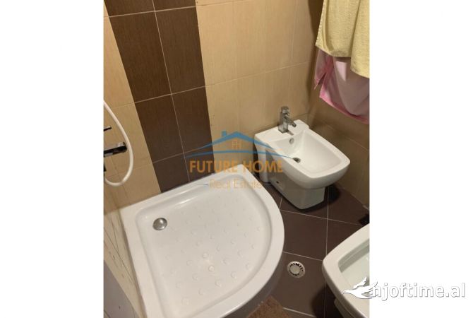 Shtepi me qera Apartament ne Tirane, 2+1, Mobilimi E mobiluar, Pagesa 450  Euro.