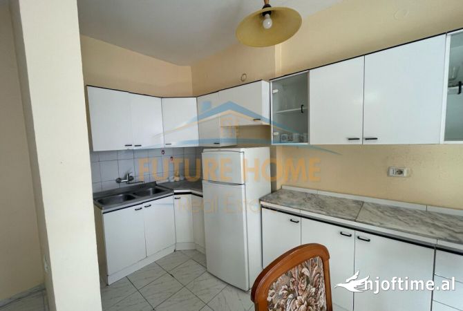Shtepi ne shitje Apartament ne Tirane, 2+1, Mobilimi E mobiluar, Pagesa 182,000  Euro.