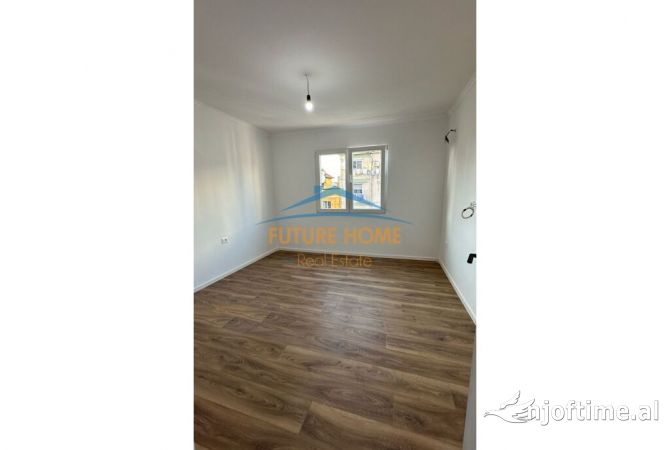 Shtepi ne shitje Apartament ne Tirane, 1+1, Mobilimi Bosh, pa mobiluar, Pagesa 148,000  Euro.