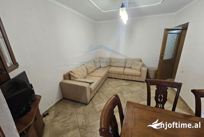 Shtepi me qera 2+1 ne Tirane - 450 Euro