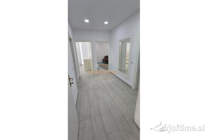 Shtepi ne shitje Apartament ne Tirane, 2+1, Mobilimi E mobiluar, Pagesa 158,000  Euro.