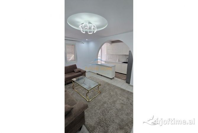 Shtepi ne shitje Apartament ne Tirane, 2+1, Mobilimi E mobiluar, Pagesa 158,000  Euro.