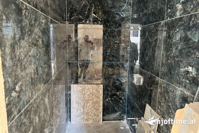 Shtepi ne shitje Apartament ne Tirane, 2+1, Mobilimi E mobiluar, Pagesa 230,000  Euro.