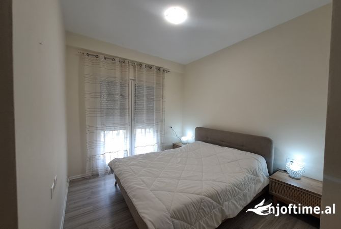 Shtepi me qera Apartament ne Tirane, 2+1, Mobilimi E mobiluar, Pagesa 650  Euro.