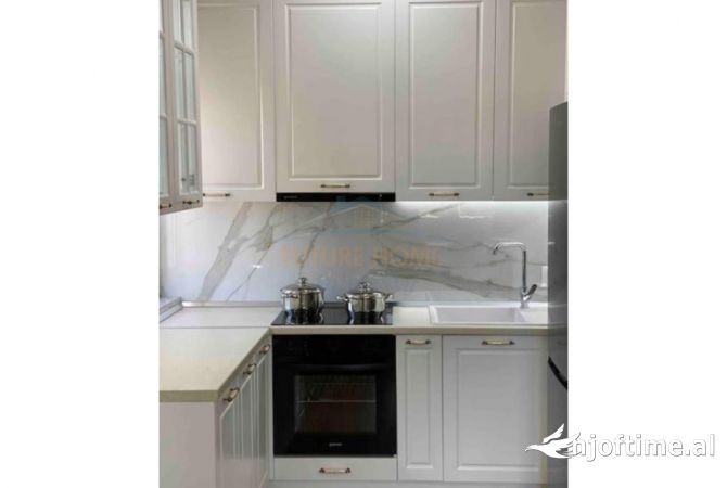 Shtepi ne shitje Apartament ne Tirane, 1+1, Mobilimi E mobiluar, Pagesa 248,000  Euro.