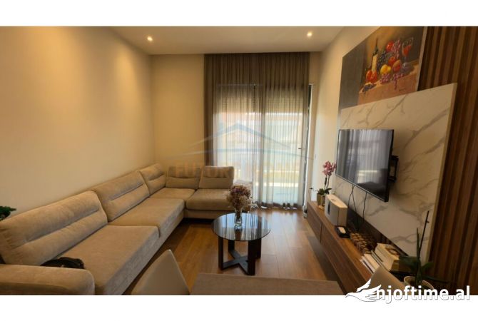 Shtepi me qera 1+1 ne Tirane - 750 Euro