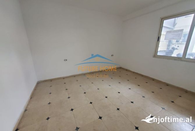 Shtepi ne shitje Apartament ne Tirane, 1+1, Mobilimi Bosh, pa mobiluar, Pagesa 65,000  Euro.