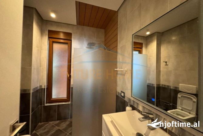 Shtepi me qera Vila Luksoze ne Tirane, 3+1, Mobilimi E mobiluar, Pagesa 2,500  Euro.