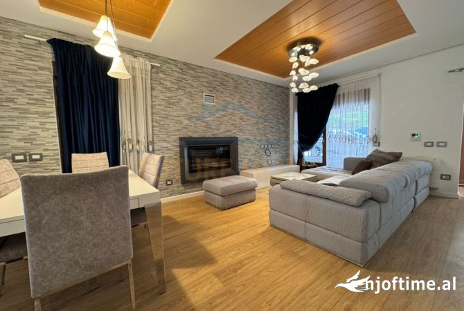Shtepi me qera Vila Luksoze ne Tirane, 3+1, Mobilimi E mobiluar, Pagesa 2,500  Euro.