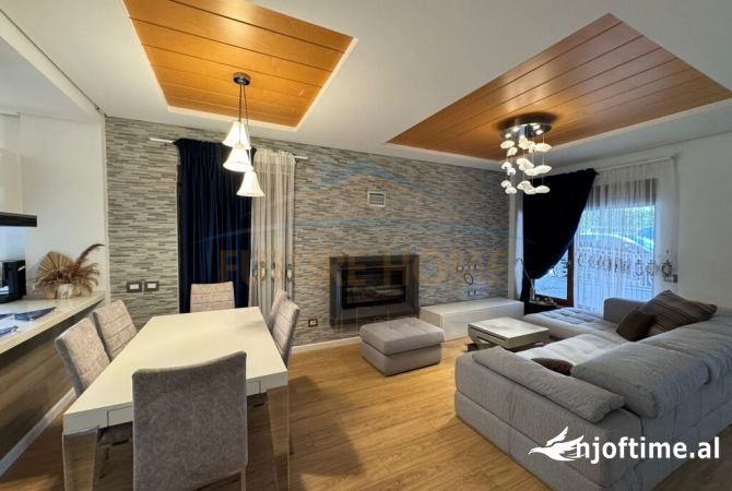 Shtepi me qera 3+1 ne Tirane - 2,500 Euro