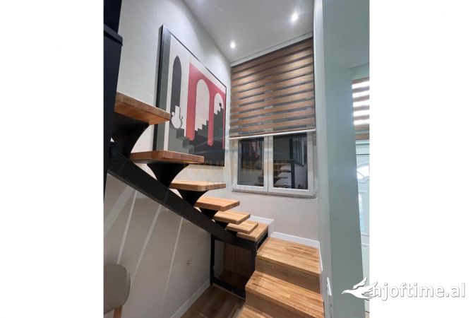 Shtepi ne shitje Duplex(shtepi me 2 kate) ne Tirane, 1+1, Mobilimi E mobiluar, Pagesa 115,000  Euro.