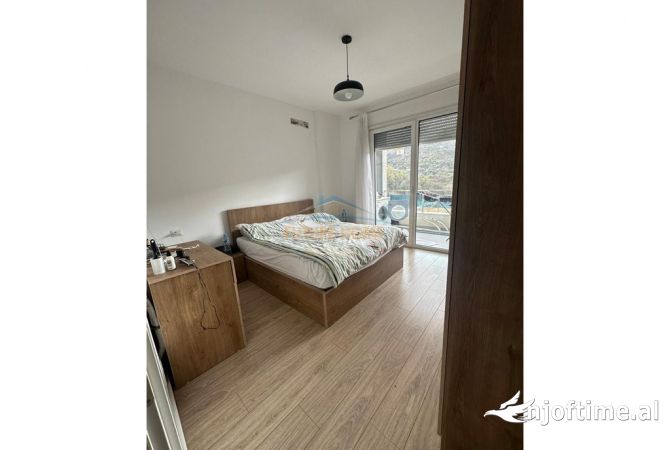 Shtepi ne shitje Apartament ne Tirane, 1+1, Mobilimi E mobiluar, Pagesa 145,000  Euro.