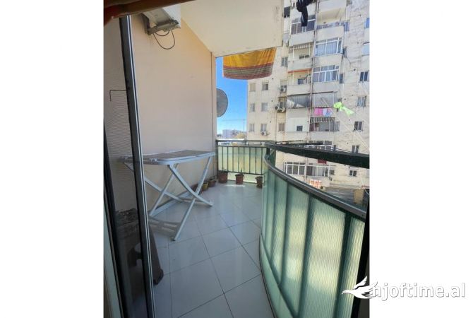 Shtepi ne shitje Apartament ne Tirane, 3+1, Mobilimi E mobiluar, Pagesa 185,000  Euro.